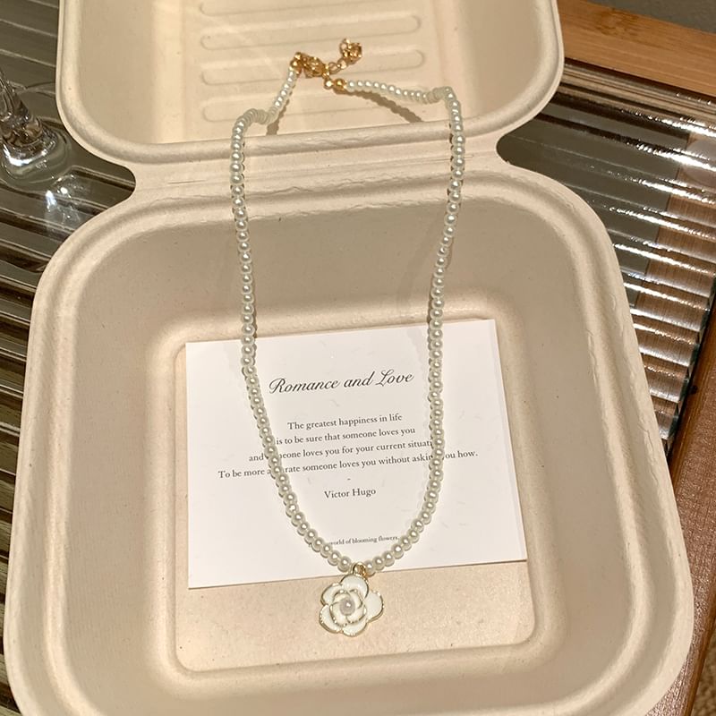 Flower Pendant Necklace