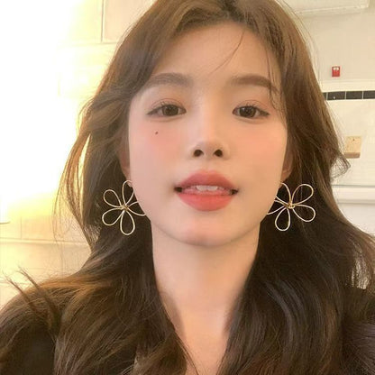 Earring Alloy Wirework Floral Stud