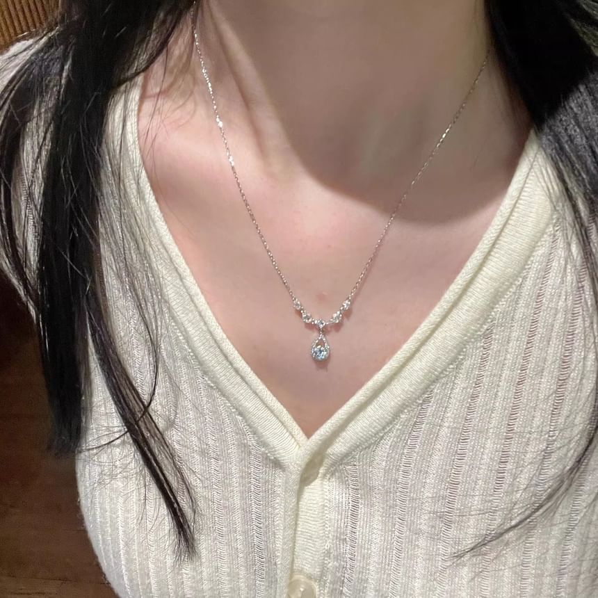 Alloy Pendant Rhinestone Droplet Necklace