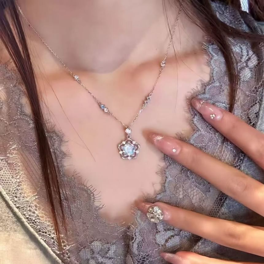 Alloy Star Pendant Necklace