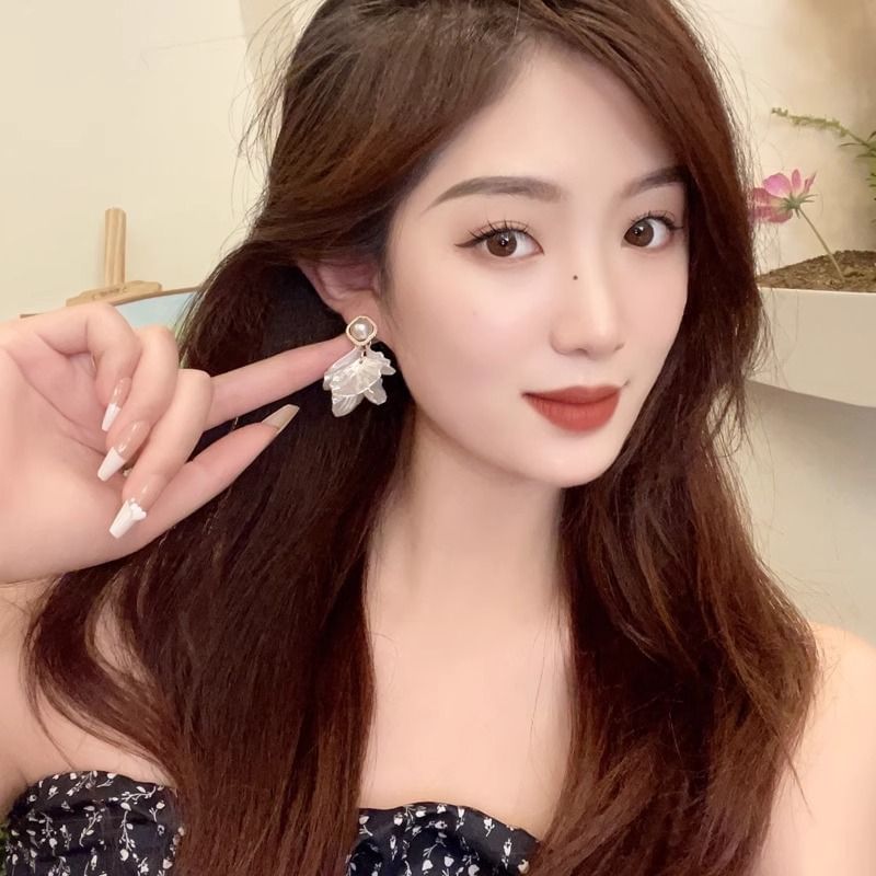 Faux Statement Pearl Earring Petal Alloy