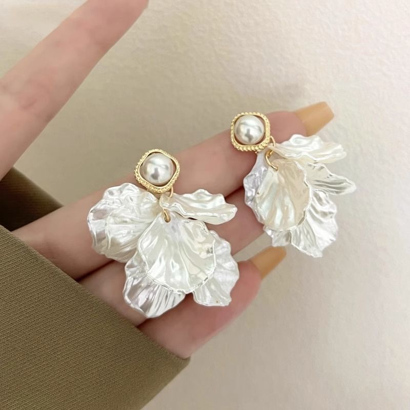 Faux Statement Pearl Earring Petal Alloy