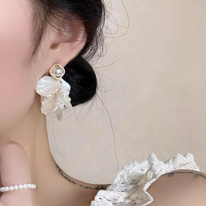 Faux Statement Pearl Earring Petal Alloy