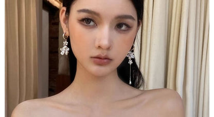 Floral Dangle Alloy Earring Asymmetrical