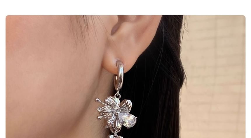 Floral Dangle Alloy Earring Asymmetrical
