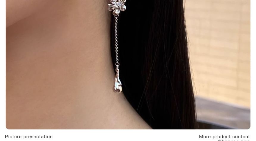 Floral Dangle Alloy Earring Asymmetrical
