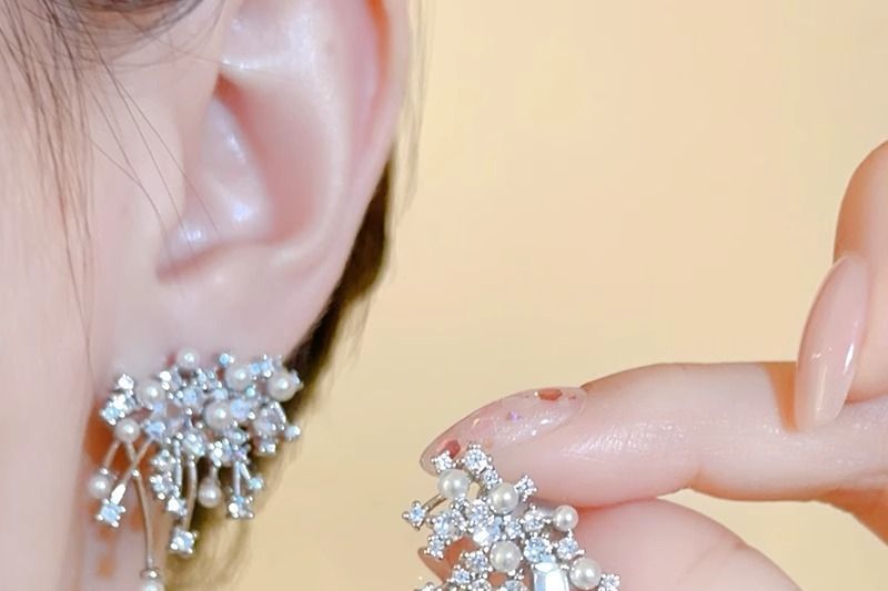 Rhinestone Alloy Stud Faux Firework Pearl Earring