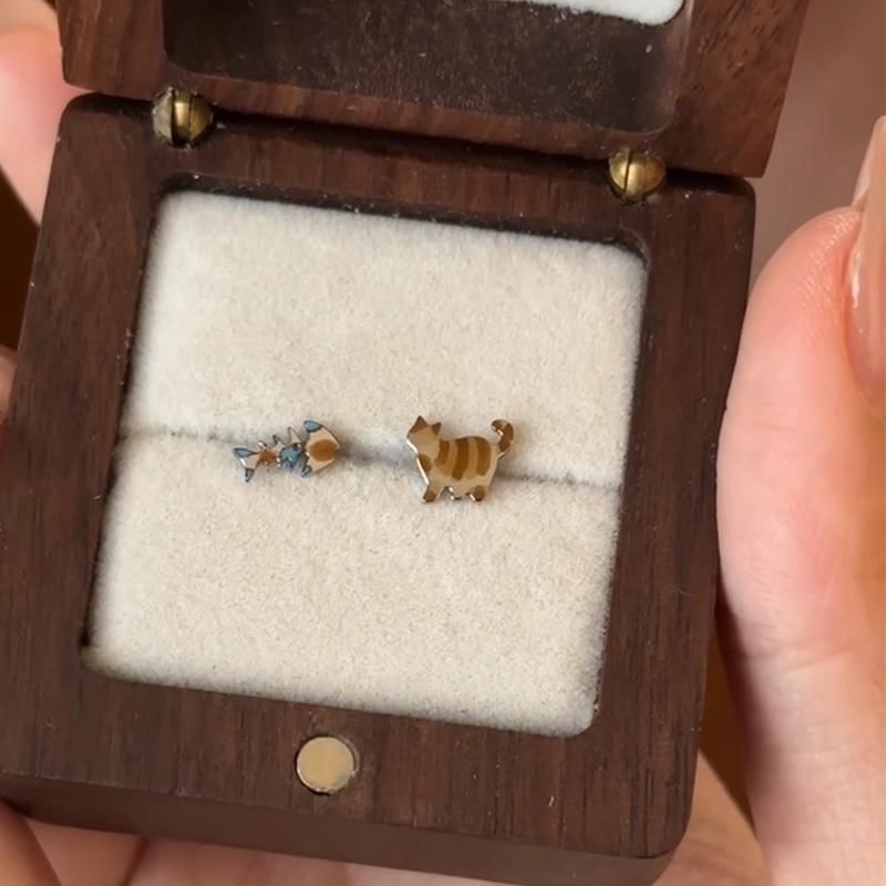 Alloy Fish Earring Stud Asymmetrical Cat