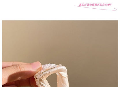 Faux Hair Pearl Claw