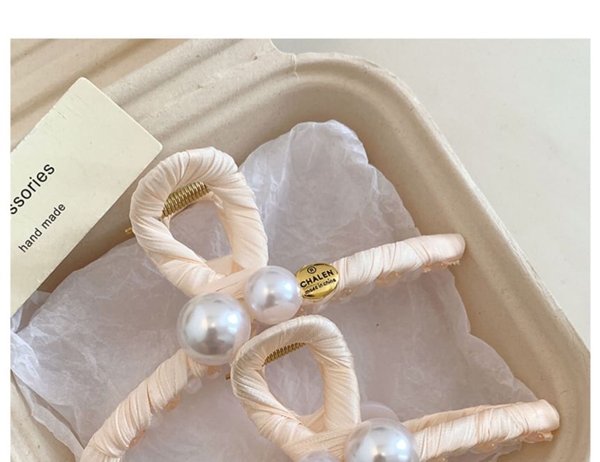 Faux Hair Pearl Claw