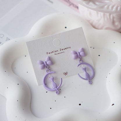 Clip Cat / On Dangle Moon Earring