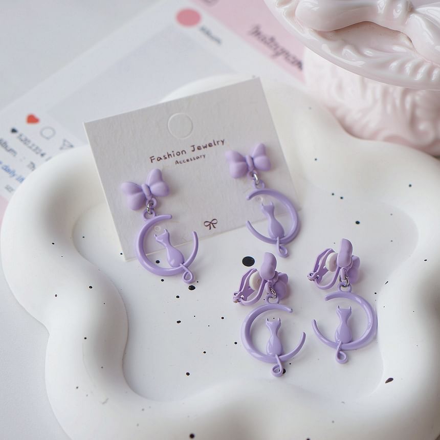 Clip Cat / On Dangle Moon Earring