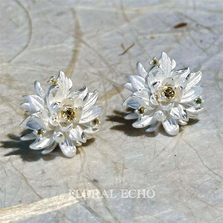 Stud Earring Floral