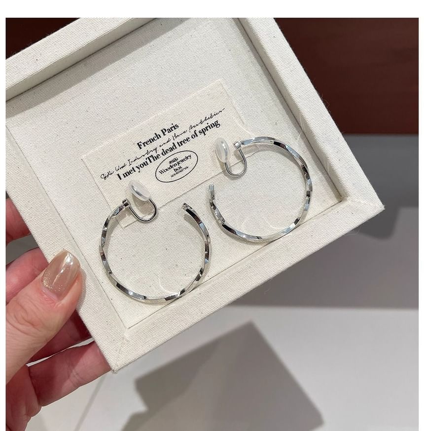 Hoop Twisted Earring