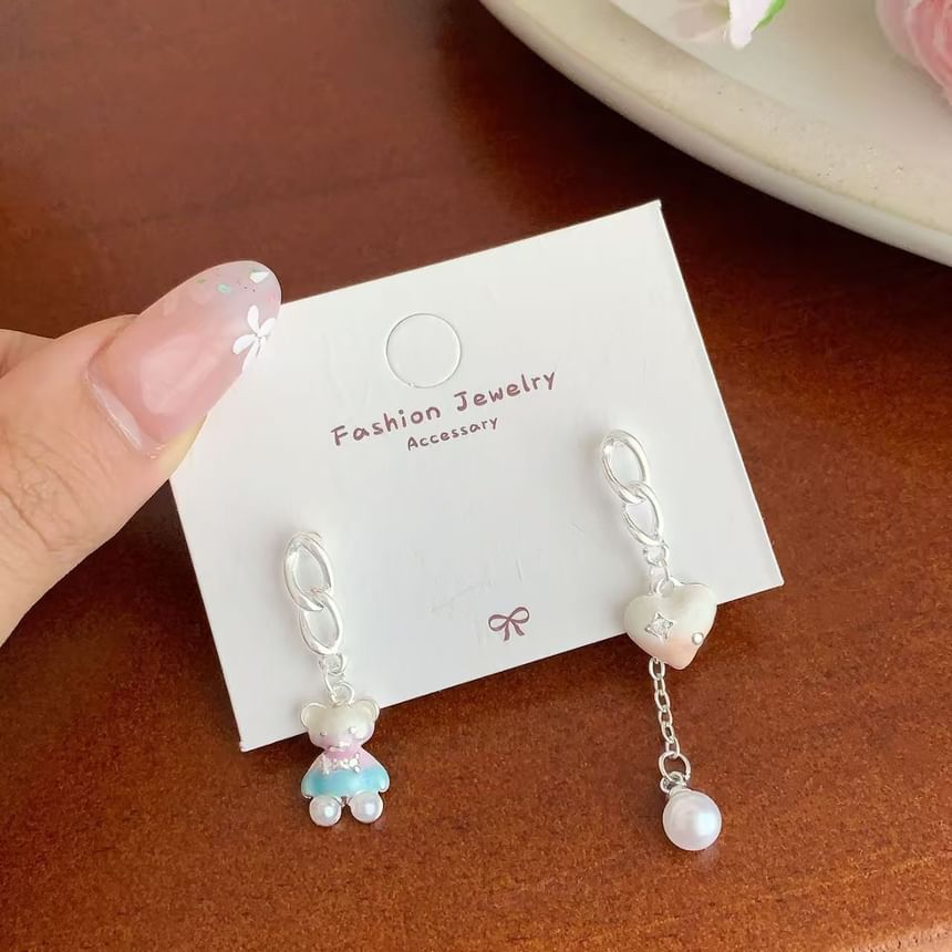 Asymmetrical Dangle Bear Earring