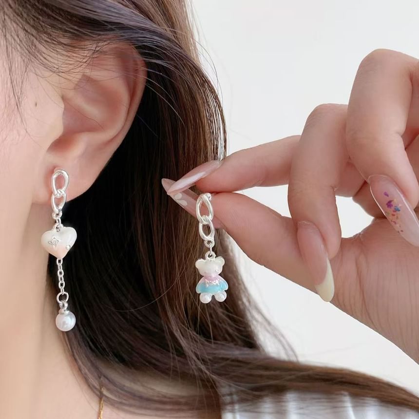 Asymmetrical Dangle Bear Earring