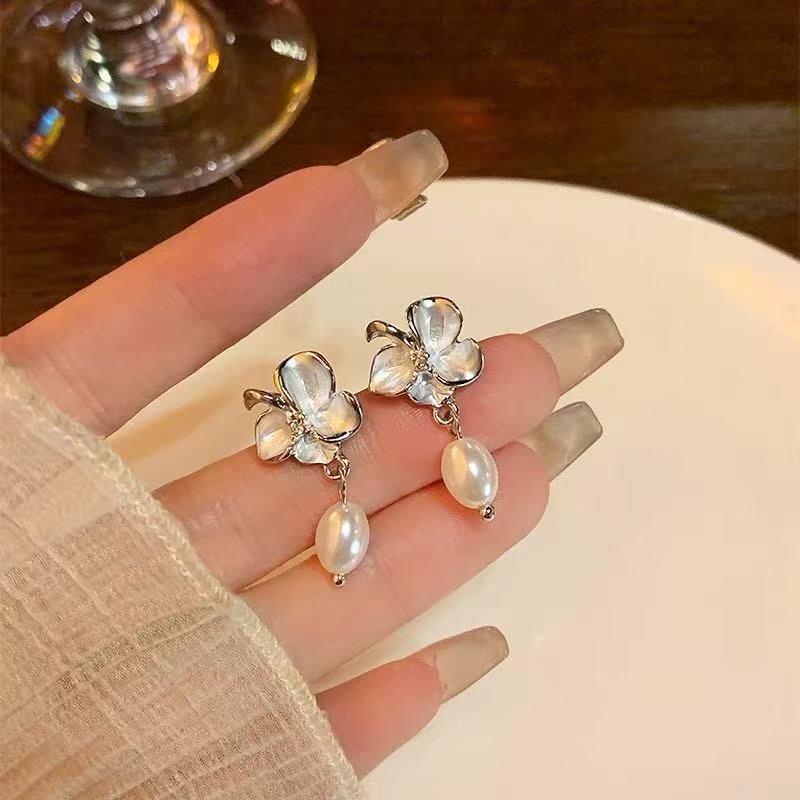 Dangle Earring Floral