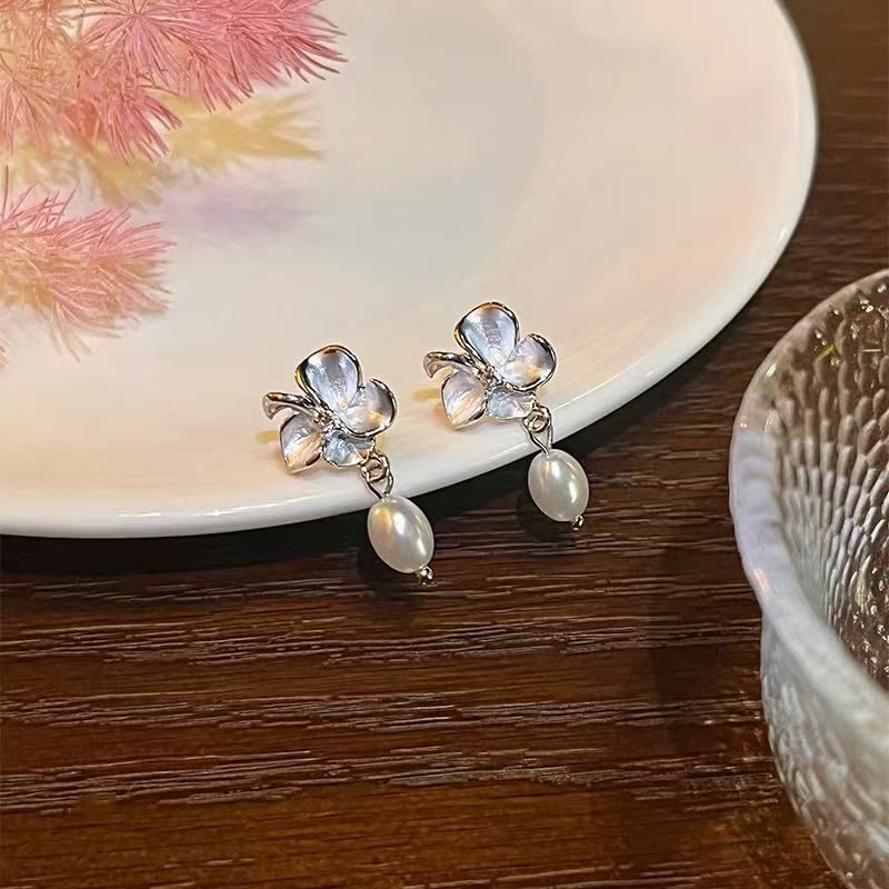 Dangle Earring Floral