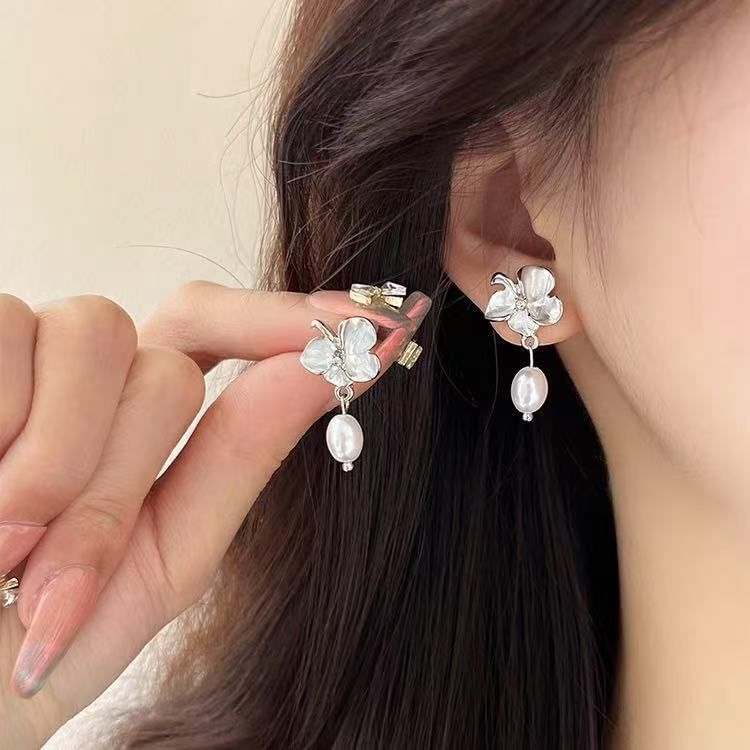 Dangle Earring Floral