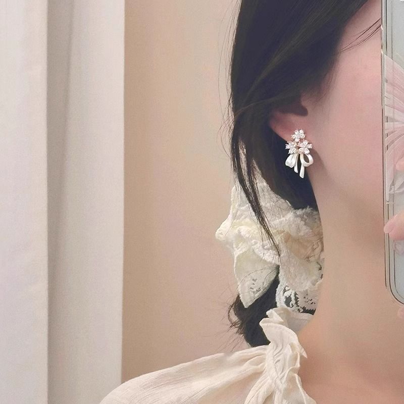 Drop Flower Rhinestone Earring Bow