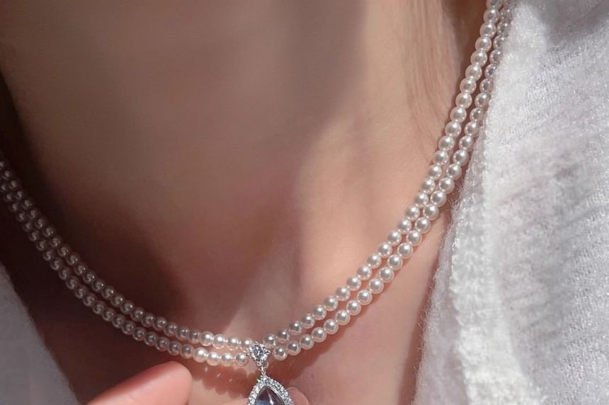 Pearl Pendant Necklace Layered Faux Gemstone