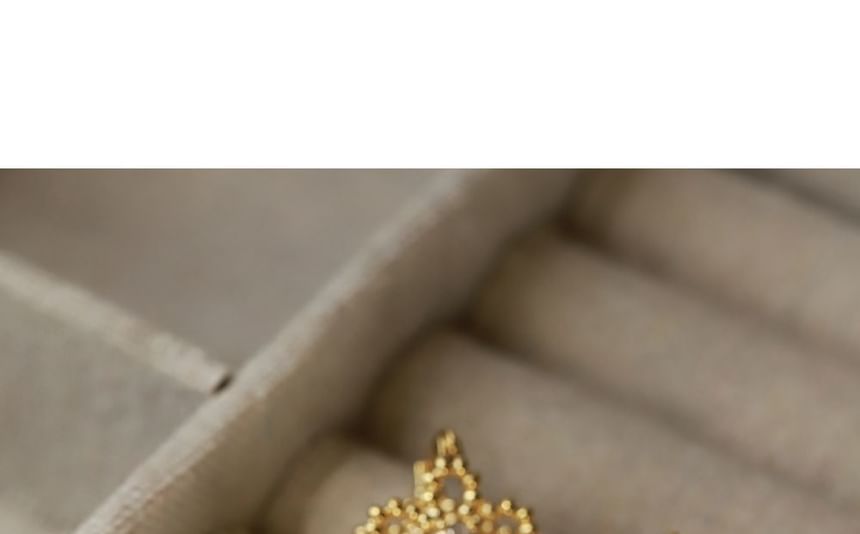 Earring Huggie Flower Rhinestone