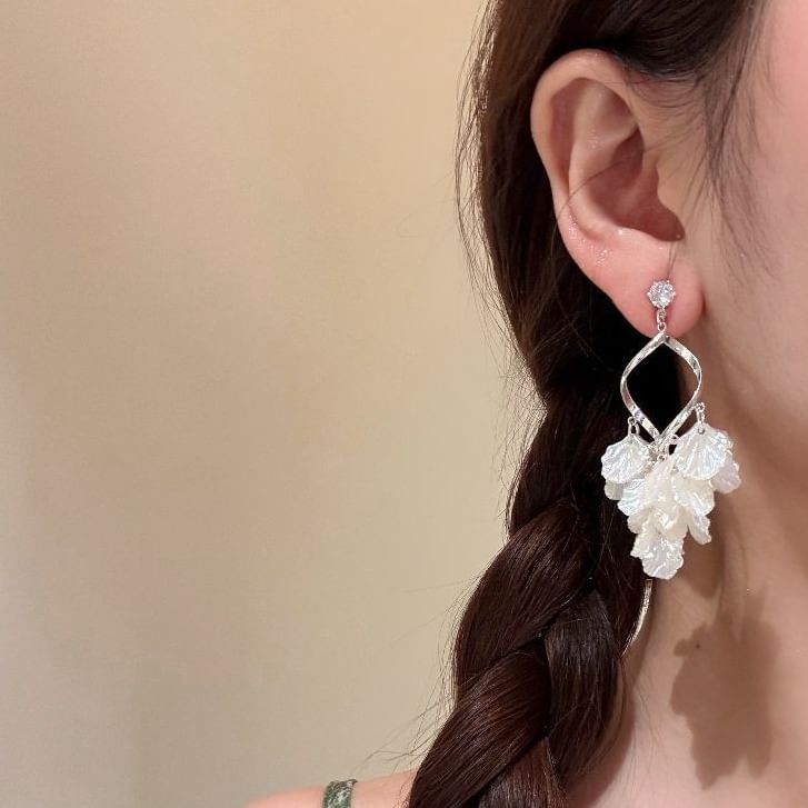 Rhinestone Shell Chandelier Earring