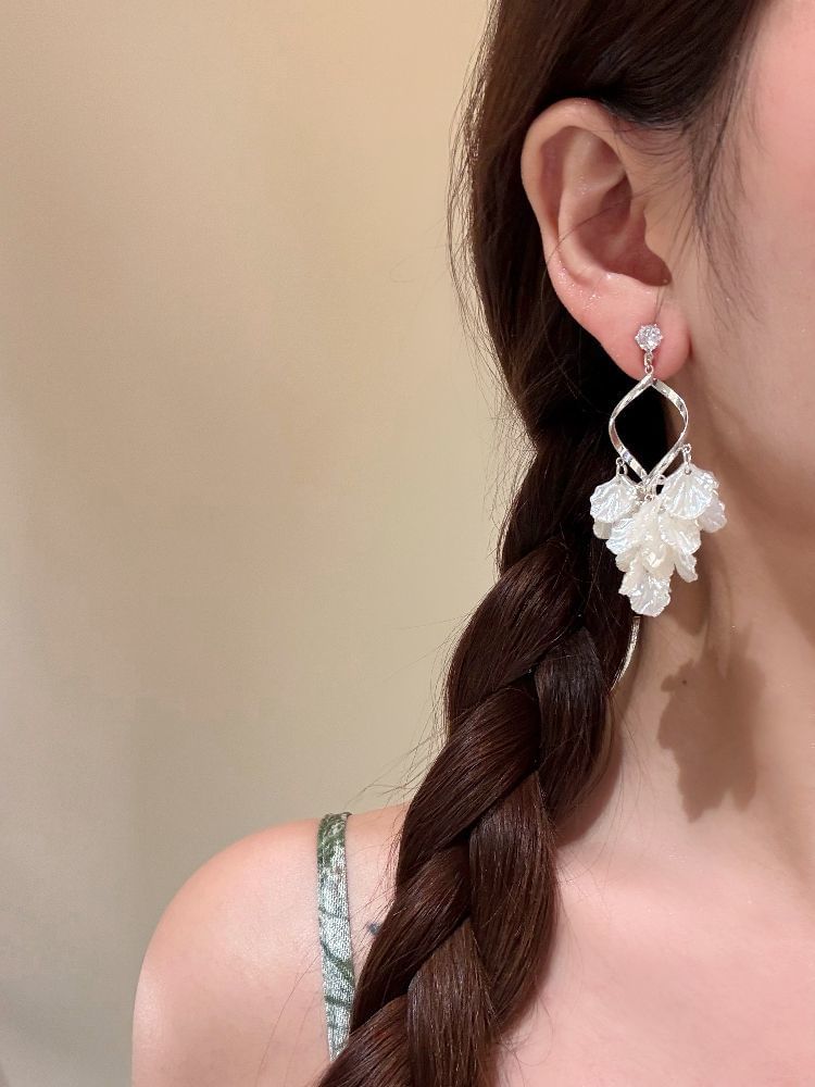 Rhinestone Shell Chandelier Earring