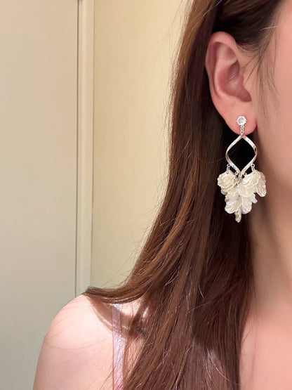 Rhinestone Shell Chandelier Earring