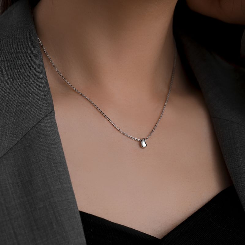 Necklace Teardrop Pendant