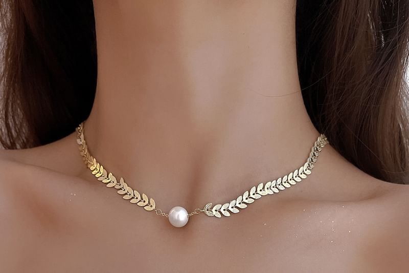 Choker Faux Leaf Pearl
