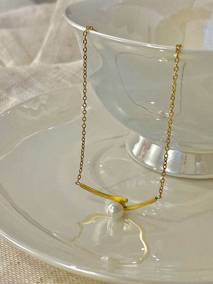 Faux Pendant Pearl Necklace