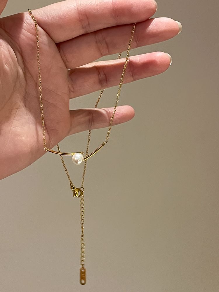 Faux Pendant Pearl Necklace