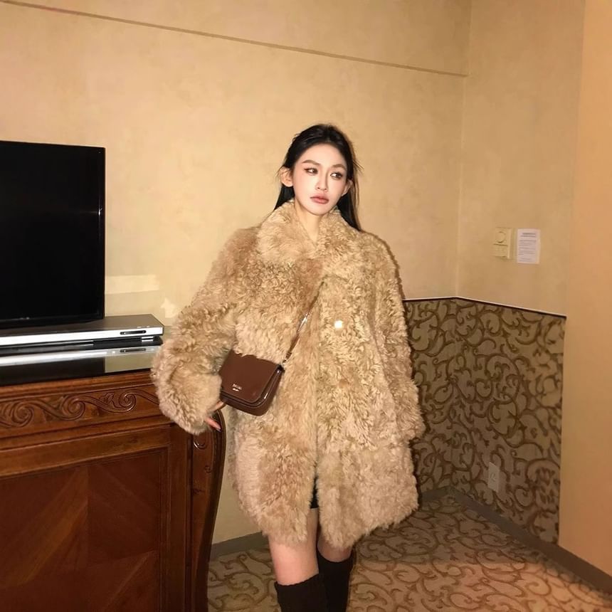 Faux Fur Collared Buttoned Coat