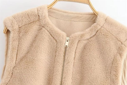 Round Neck Plain Faux Fur Zip Vest