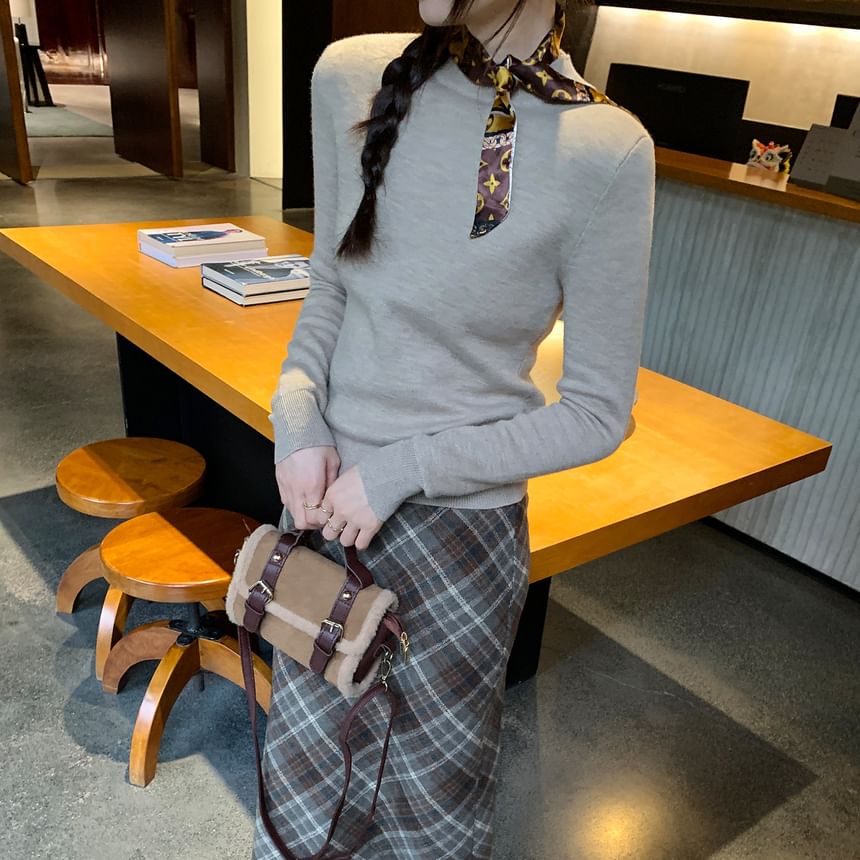 Long-Sleeve Short Faux-Fur Lined Mock Neck Plain Slim Fit Knit Top