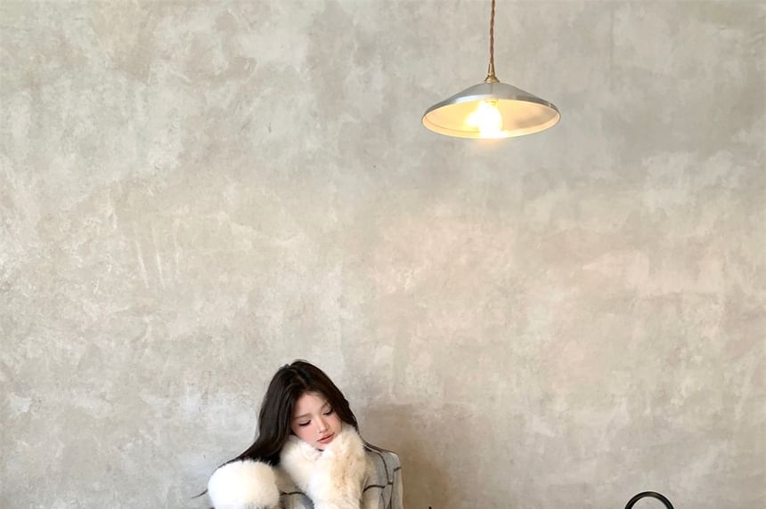 Plaid Lace Trim Cropped Jacket / Plain Faux Fur Scarf