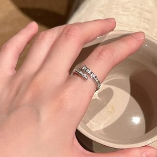 Rhinestone Snake Open Ring