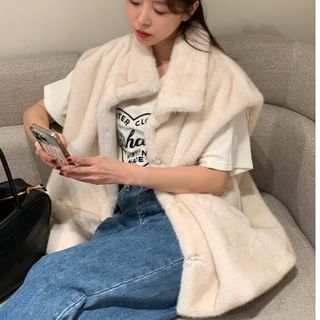 Faux Fur Collared Button-Up Vest