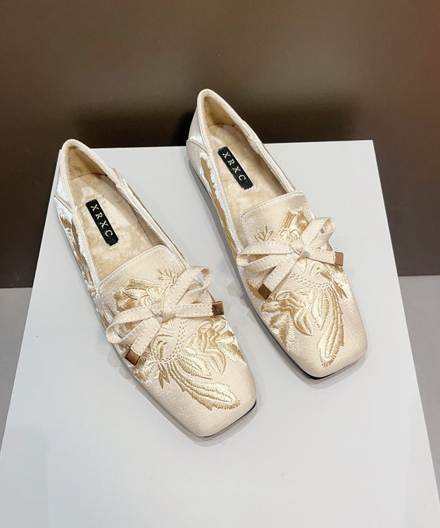 New Retro Wool Shoes Embroidered Fuzzy Flat Black Feet Lined