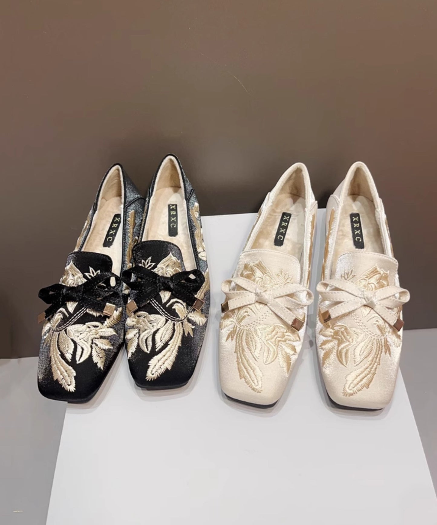 New Retro Wool Shoes Embroidered Fuzzy Flat Black Feet Lined