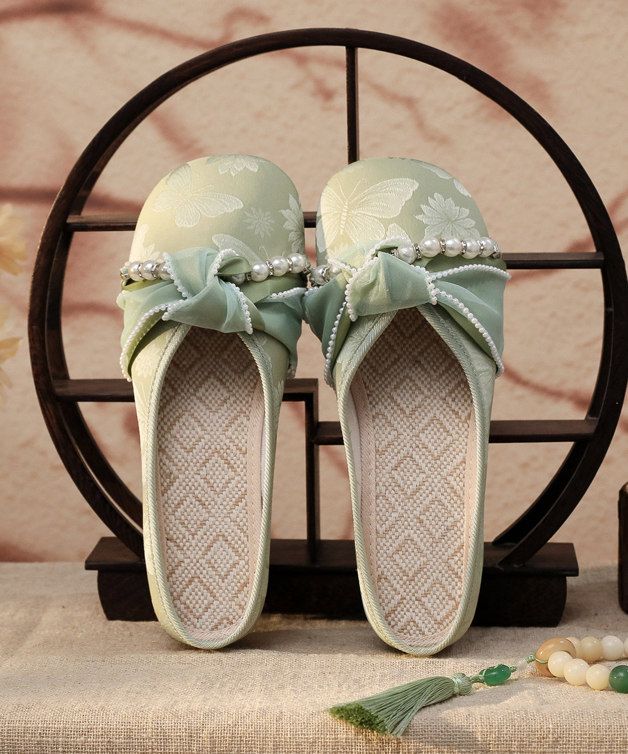 Chunky Splicing Satin Slide Retro Embroidered Sandals White