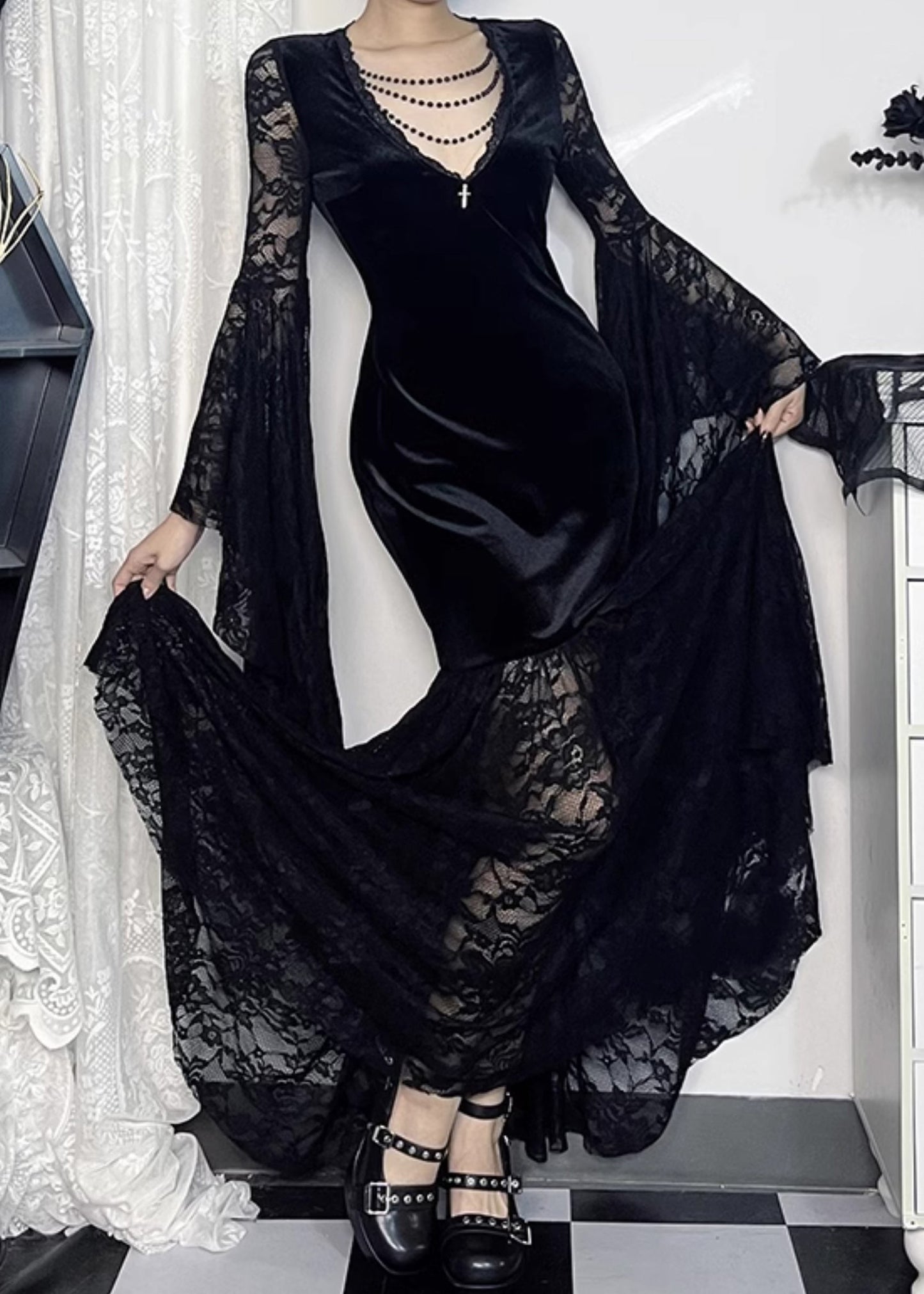 Sexy Black V Neck Lace Patchwork Silk Velvet Long Dresses Flare Sleeve YT029