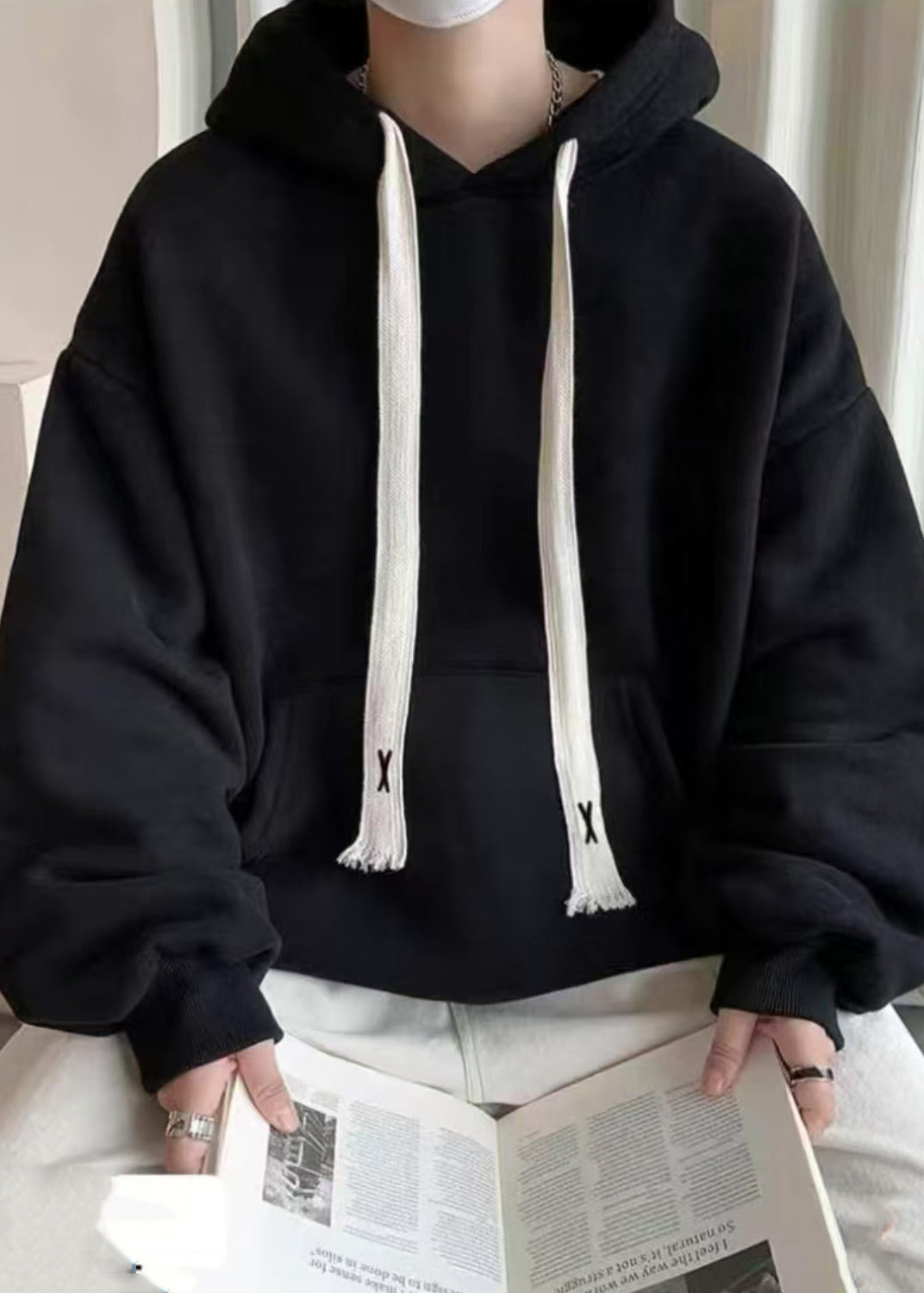 Simple Black Hooded Lace Up Pockets Cotton Men Sweatshirt Spring YQ030