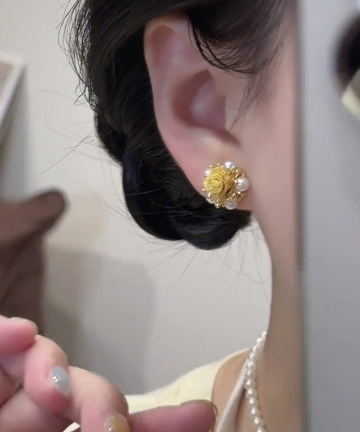 Gold Copper Graphic Stud Alloy Earrings Pearl Vogue