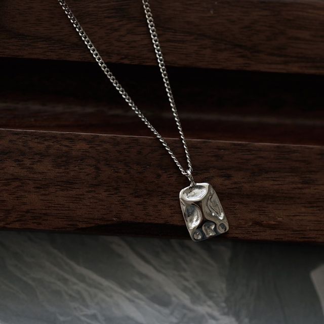 Necklace Simple Asymmetrical