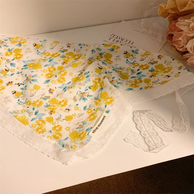 Head Print Triangle Designs) Scarf (Various Floral