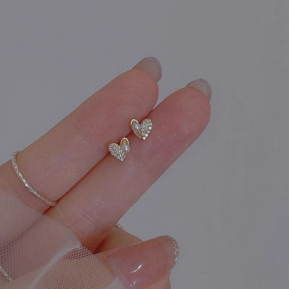 Heart Rhinestone Stud Ear
