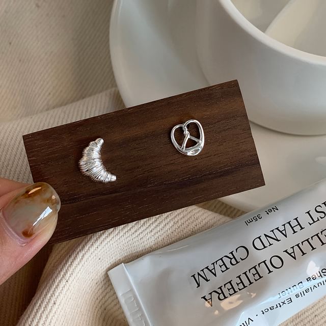 Stud Ear Pastry Metallic