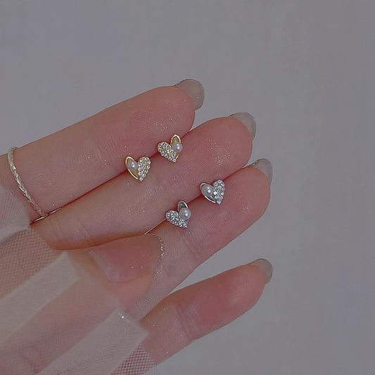 Heart Rhinestone Stud Ear